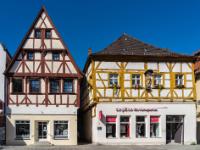 Schmales und breites Fachwerkhaus in der Hauptstraße - Forchheim